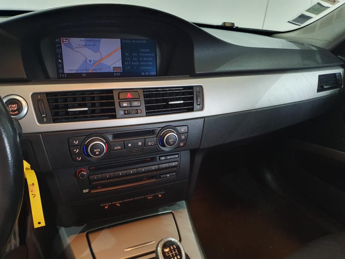 BMW 320D · Ano 2008 — imagem 31