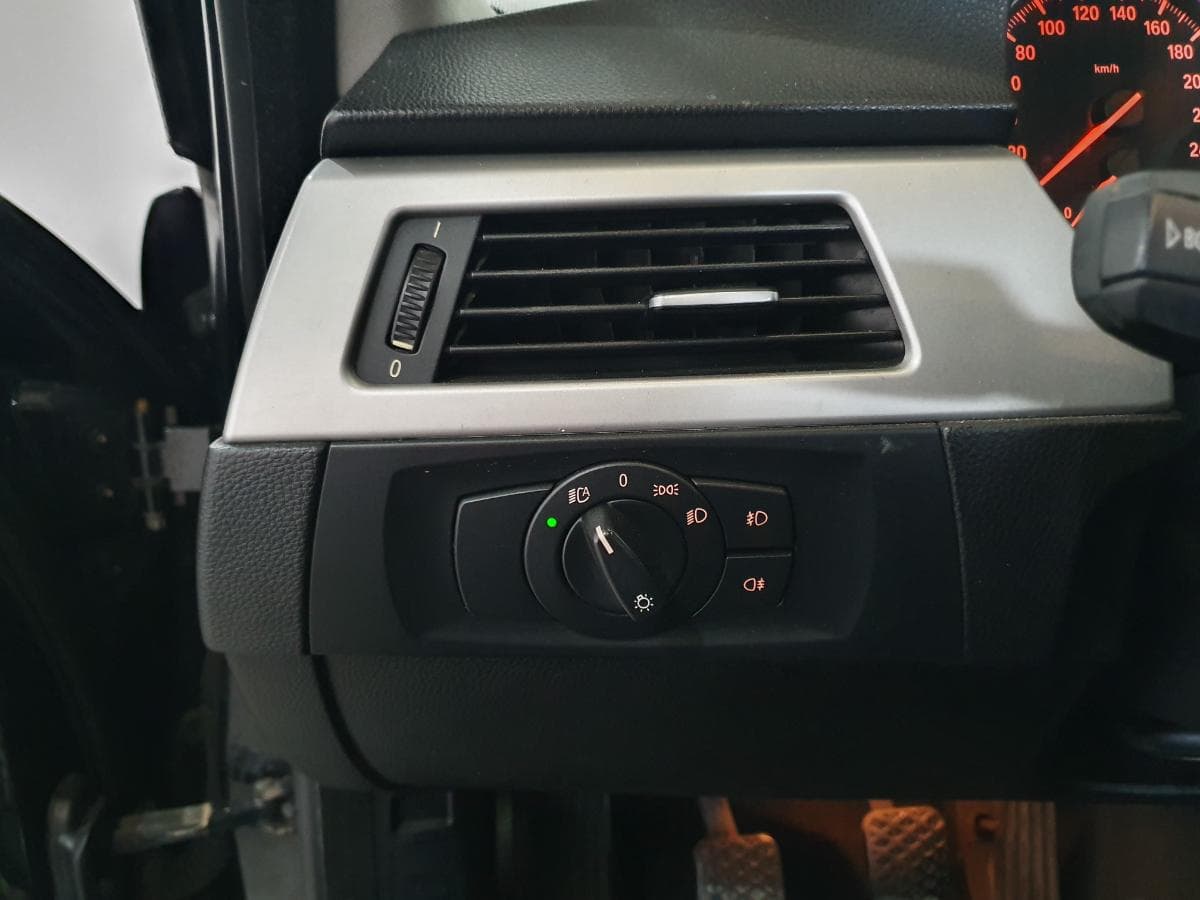 BMW 320D · Ano 2008 — imagem 34