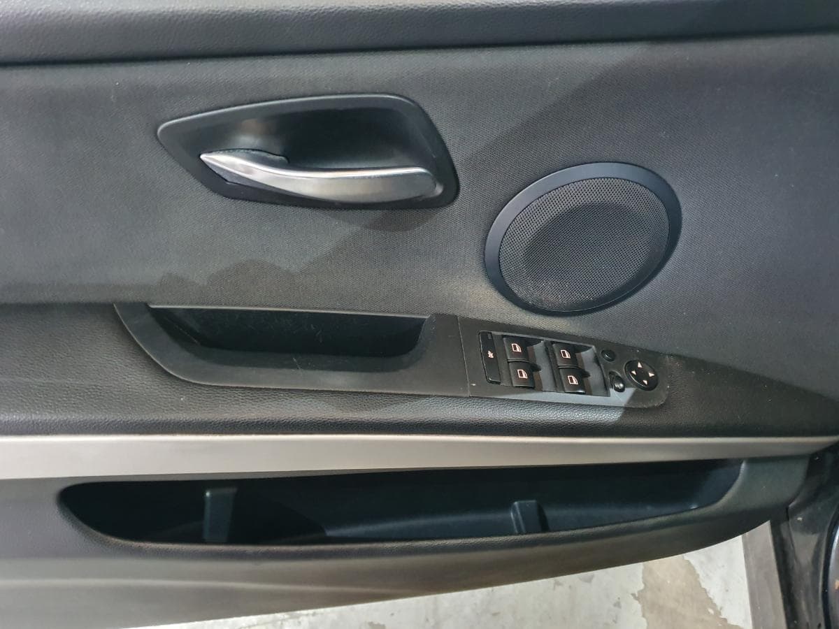 BMW 320D · Ano 2008 — imagem 35