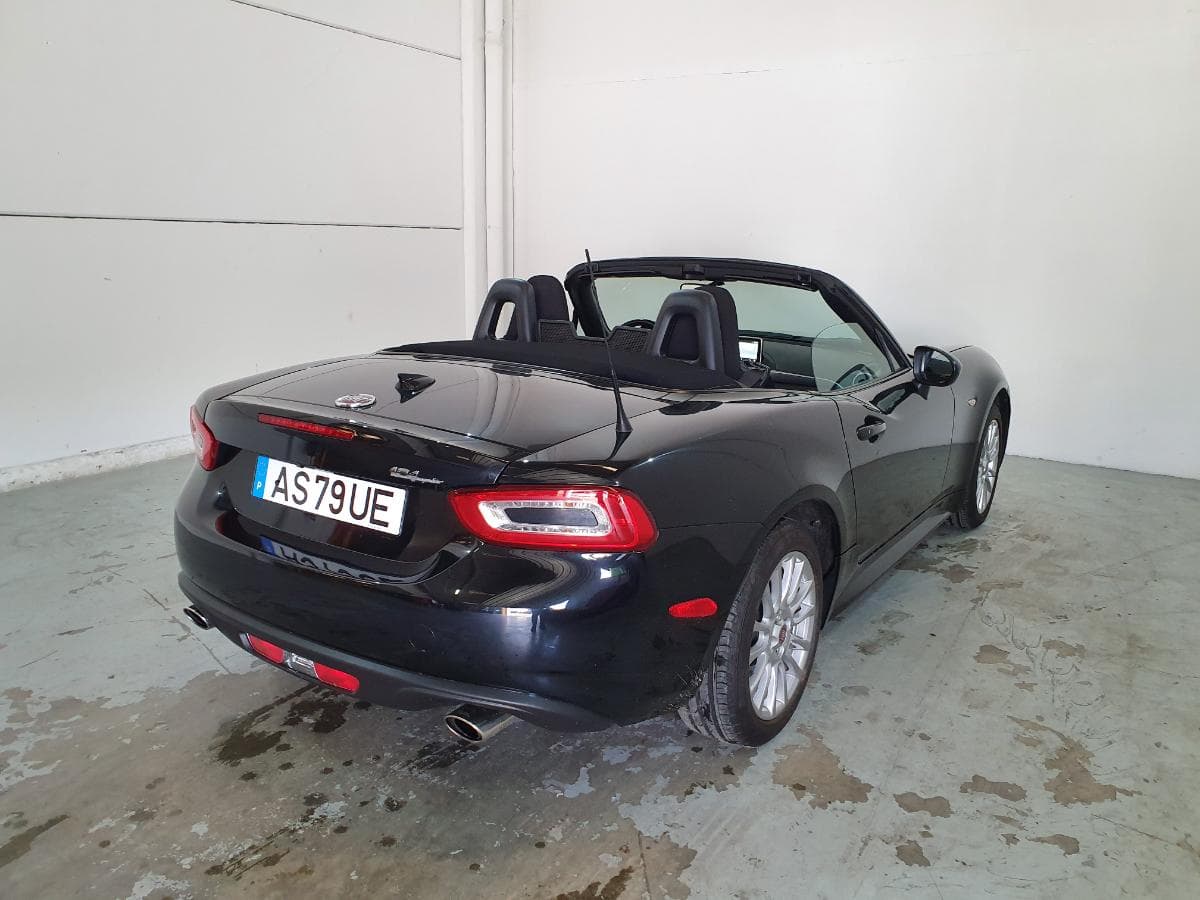 Fiat 124 Spider · Ano 2018 — image 9