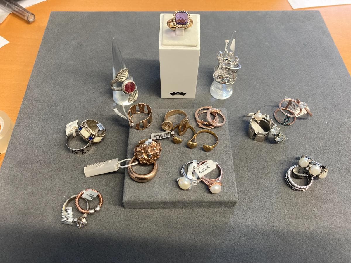 Rings in silver and other materials — image 2