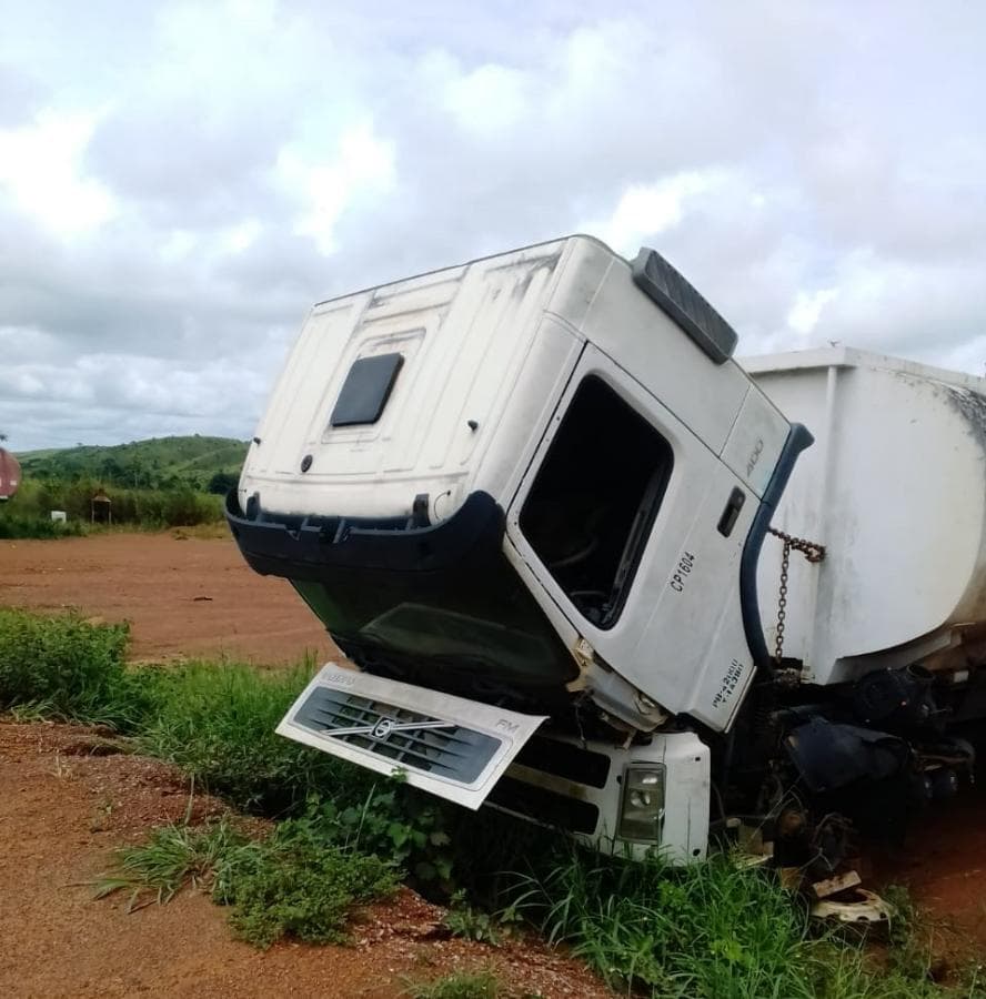 Peças e componentes - Volvo FM 400 - M'Banza Congo · Samba Caju — imagen 3