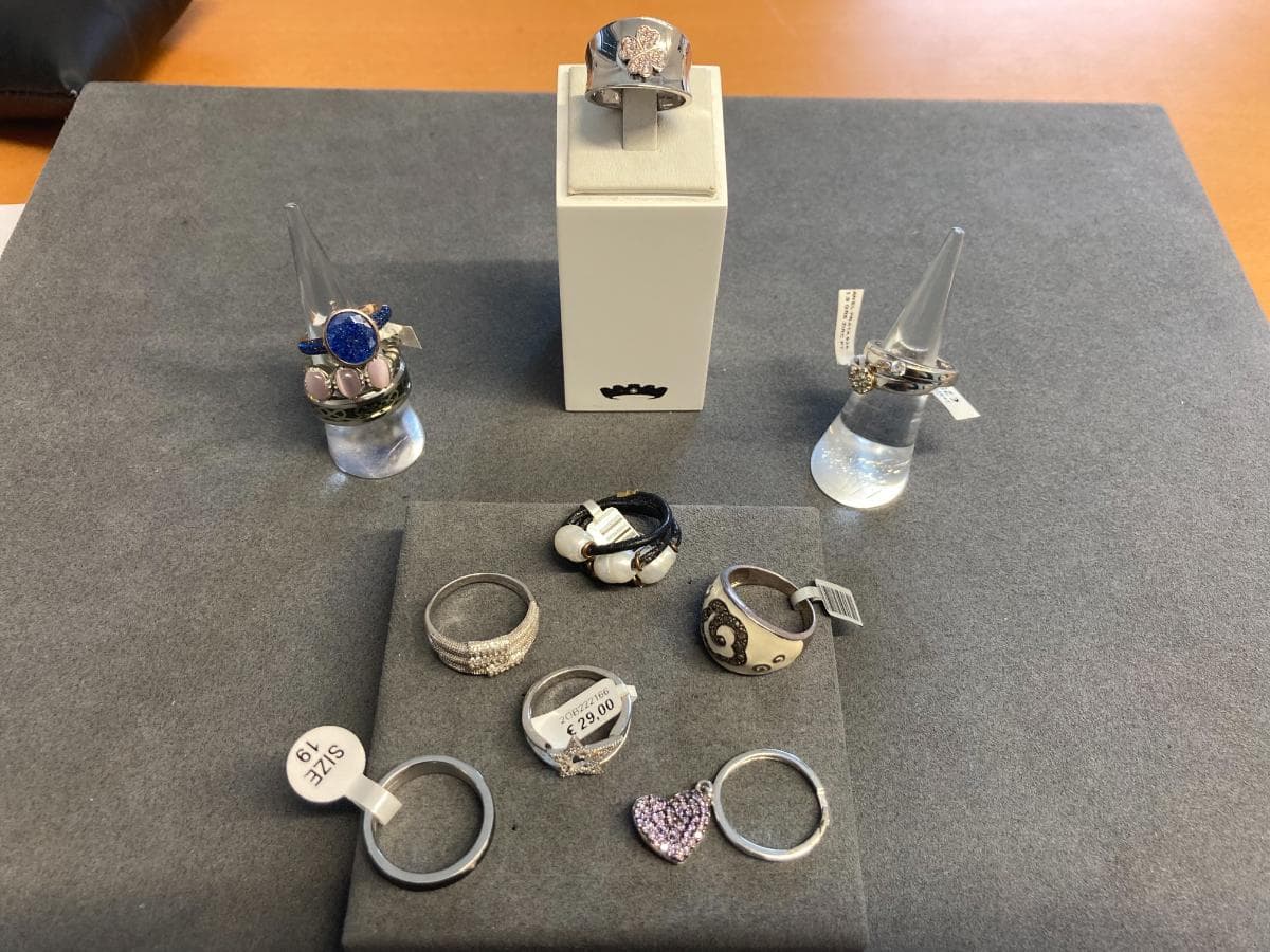 Bagues en argent et autres matériaux — image 3