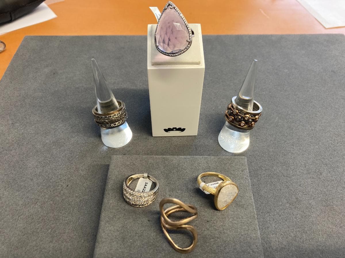 Rings in silver and other materials — image 1