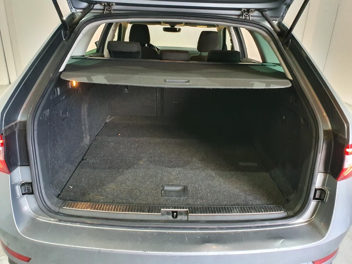 Skoda 1.6 TDI · Ano 2016 — imagen 9