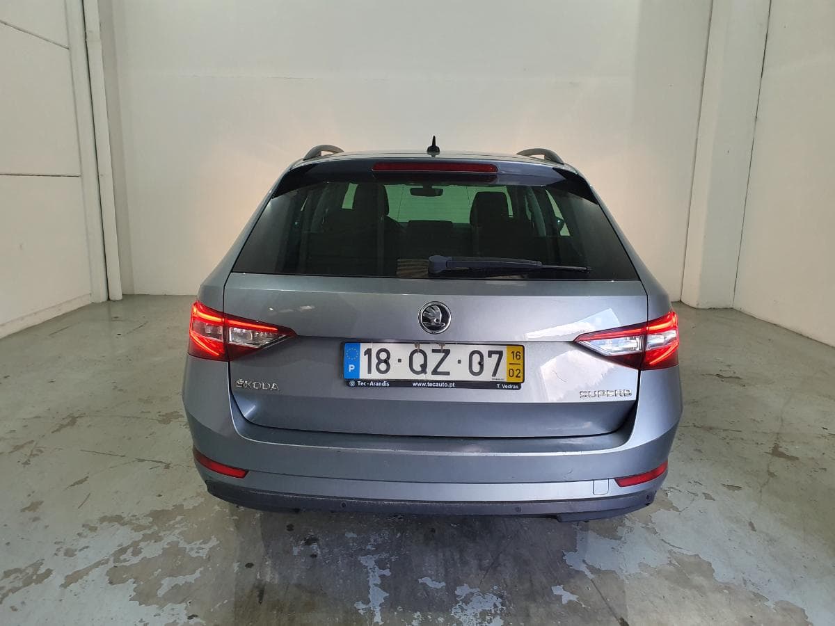 Skoda 1.6 TDI · Ano 2016 — imagen 8