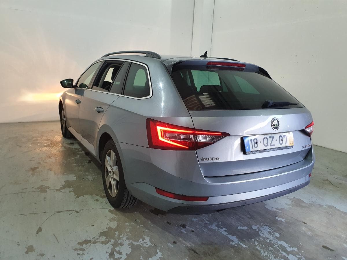 Skoda 1.6 TDI · Ano 2016 — imagen 4
