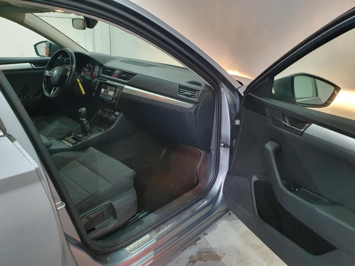 Skoda 1.6 TDI · Ano 2016 — imagen 25