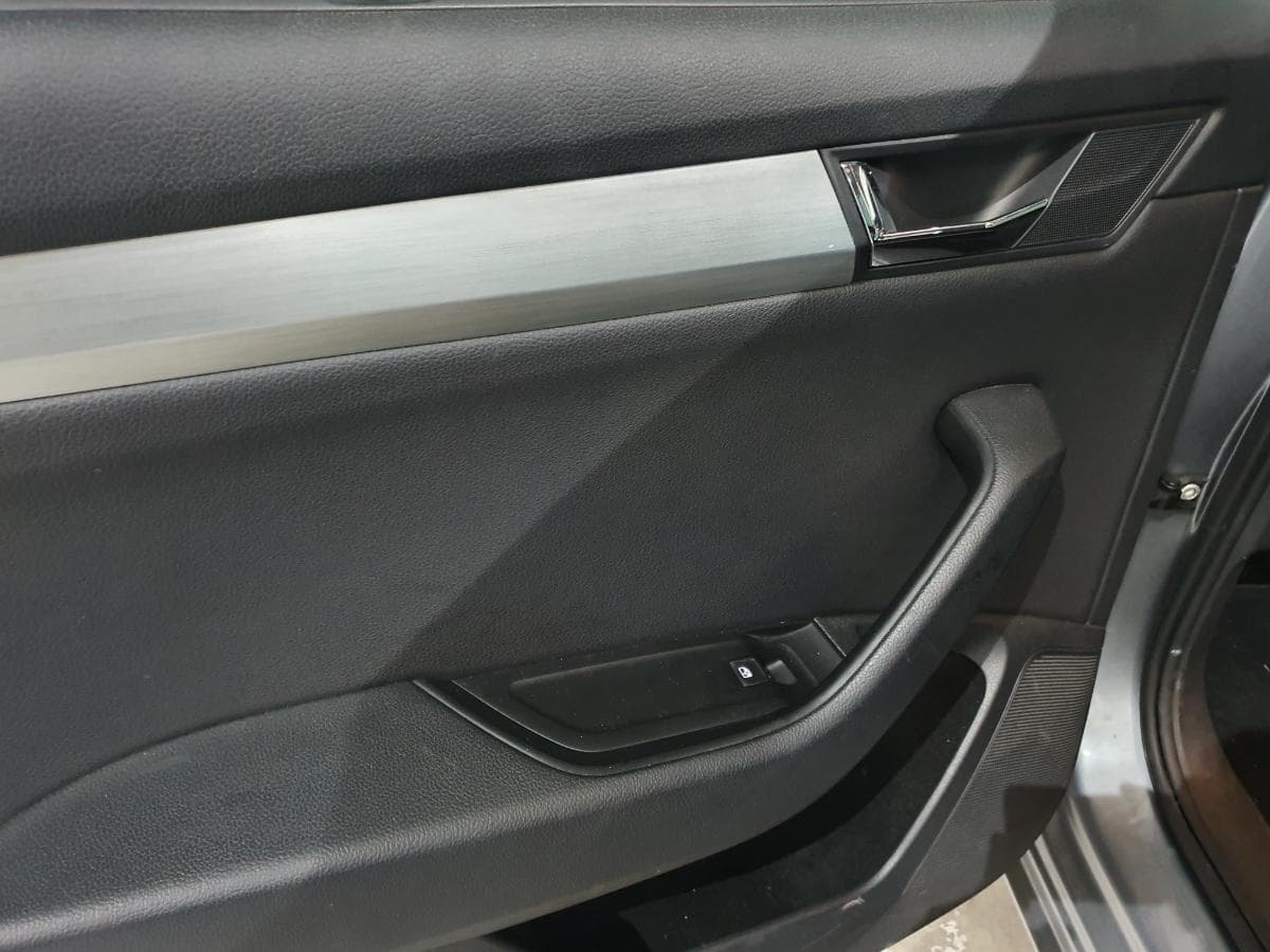 Skoda 1.6 TDI · Ano 2016 — imagen 33