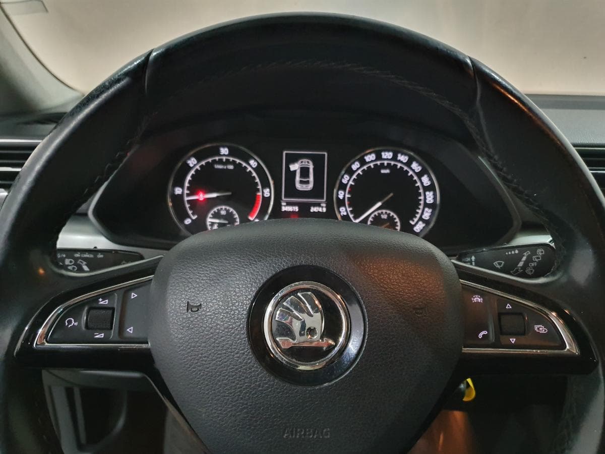 Skoda 1.6 TDI · Ano 2016 — imagen 42
