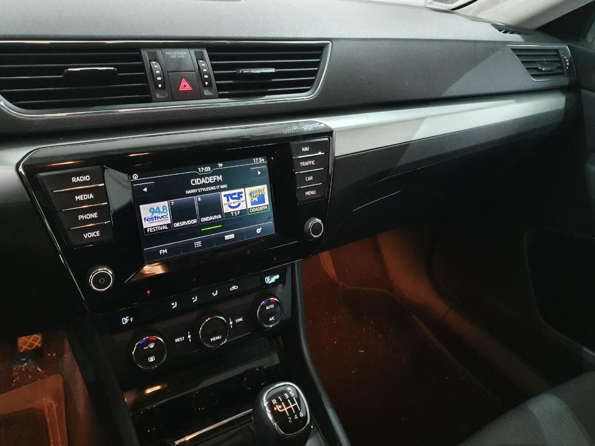 Skoda 1.6 TDI · Ano 2016 — imagen 43