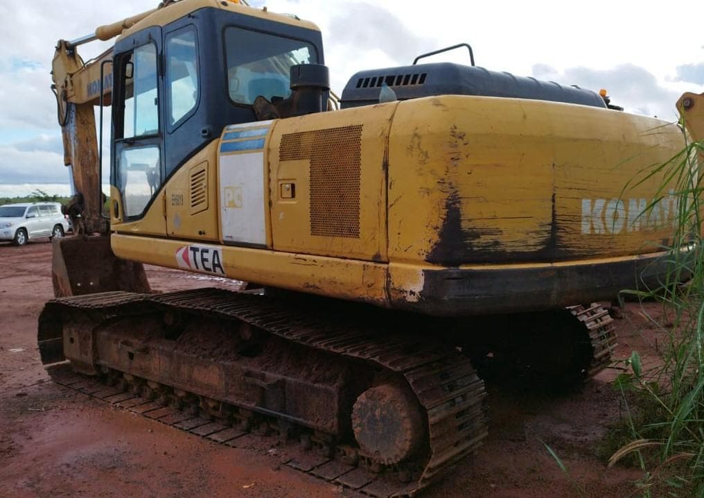 Escavadora de rastos Komatsu PC220 -7 · Samba Caju — image 2