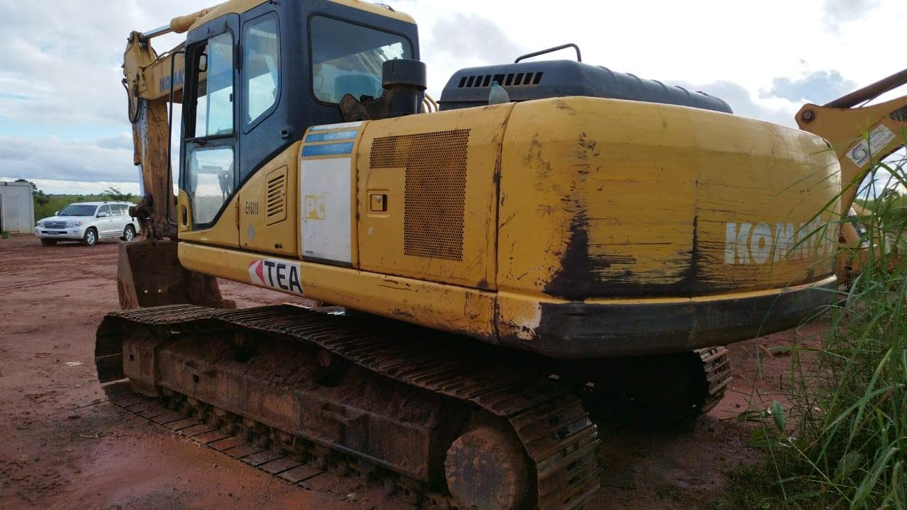 Escavadora de rastos Komatsu PC220 -7 · Samba Caju — image 5