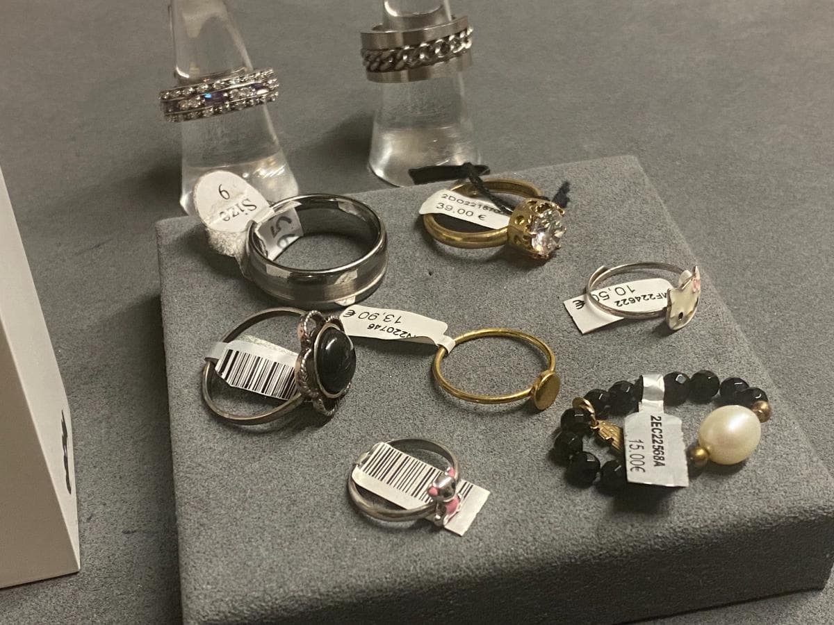 Anillos de plata y otros materiales — imagen 6