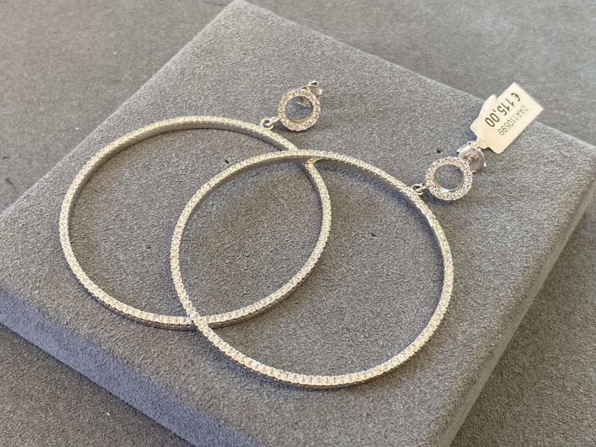 Pendientes de plata y otros materiales — imagen 1