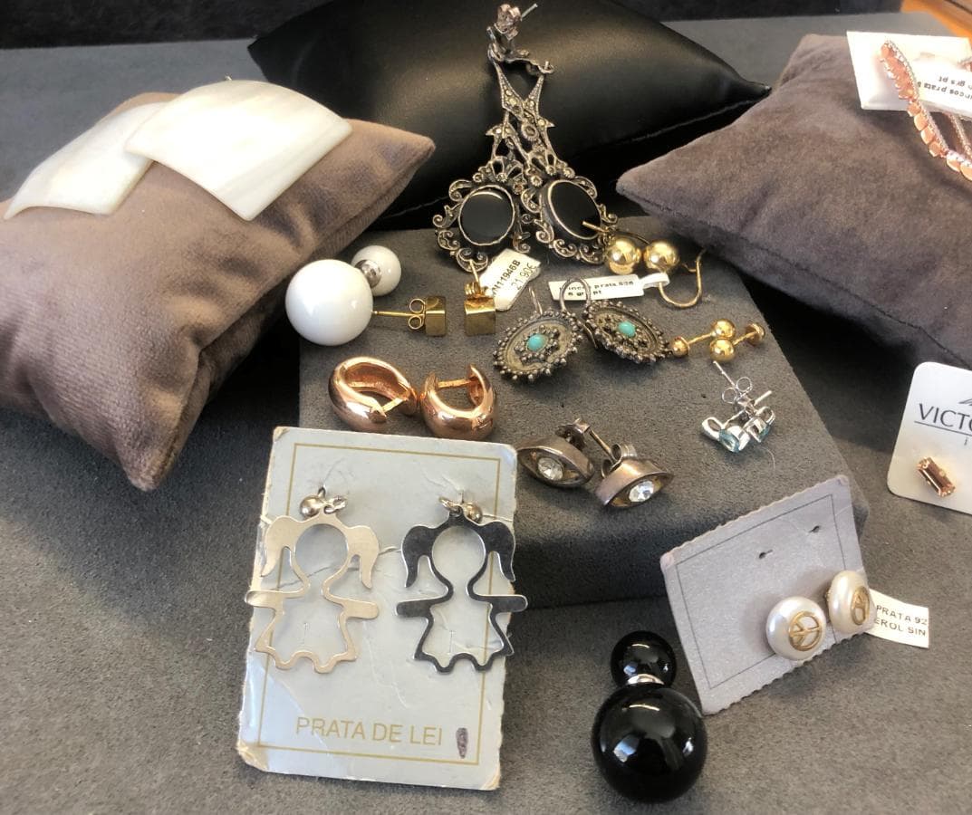 Pendientes de plata y otros materiales — imagen 1