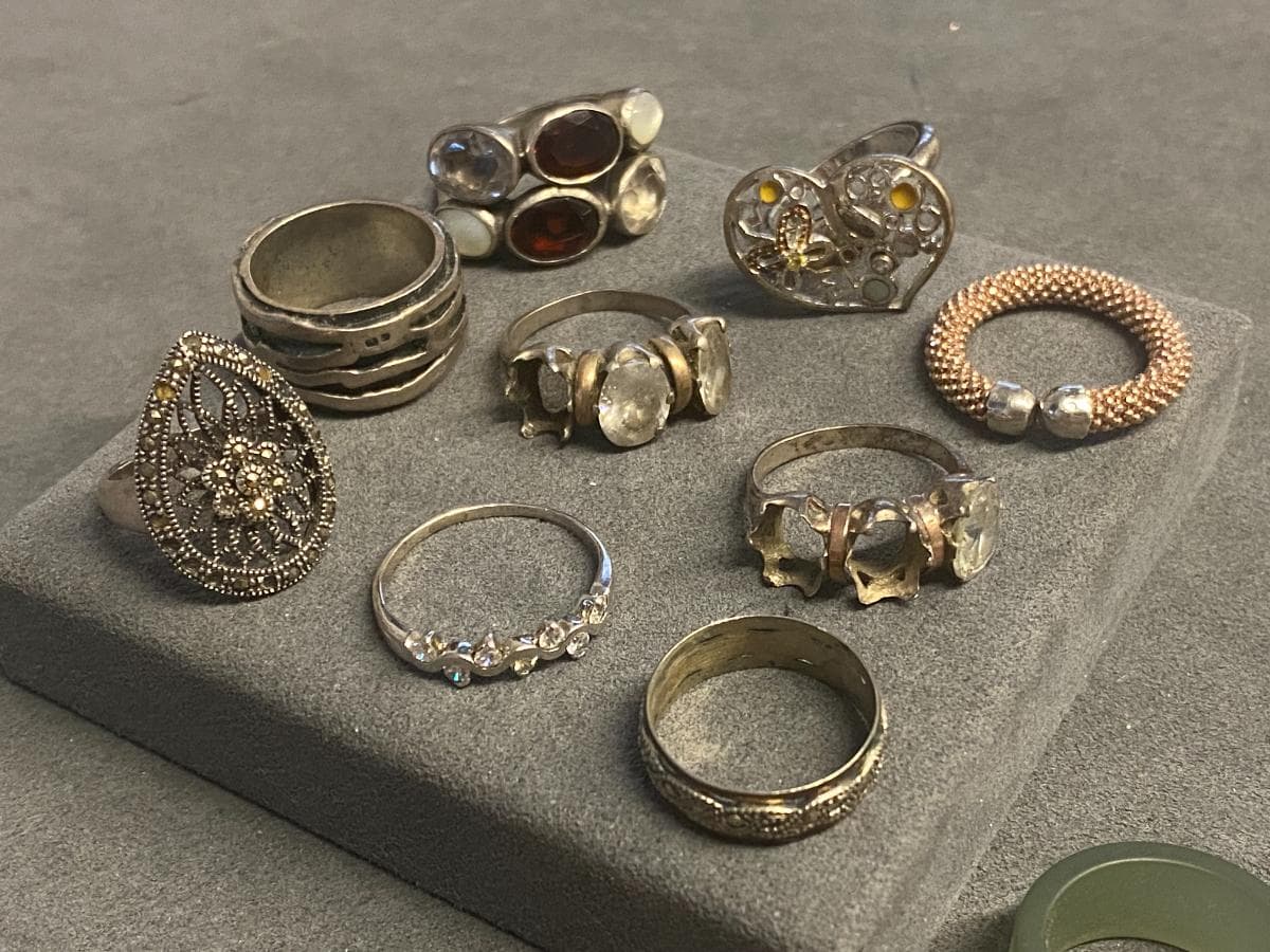 Rings in silver and other materials — image 3