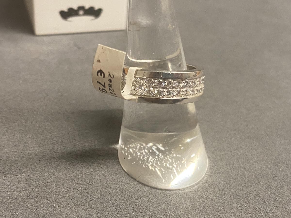 Anillos de plata y otros materiales — imagen 6