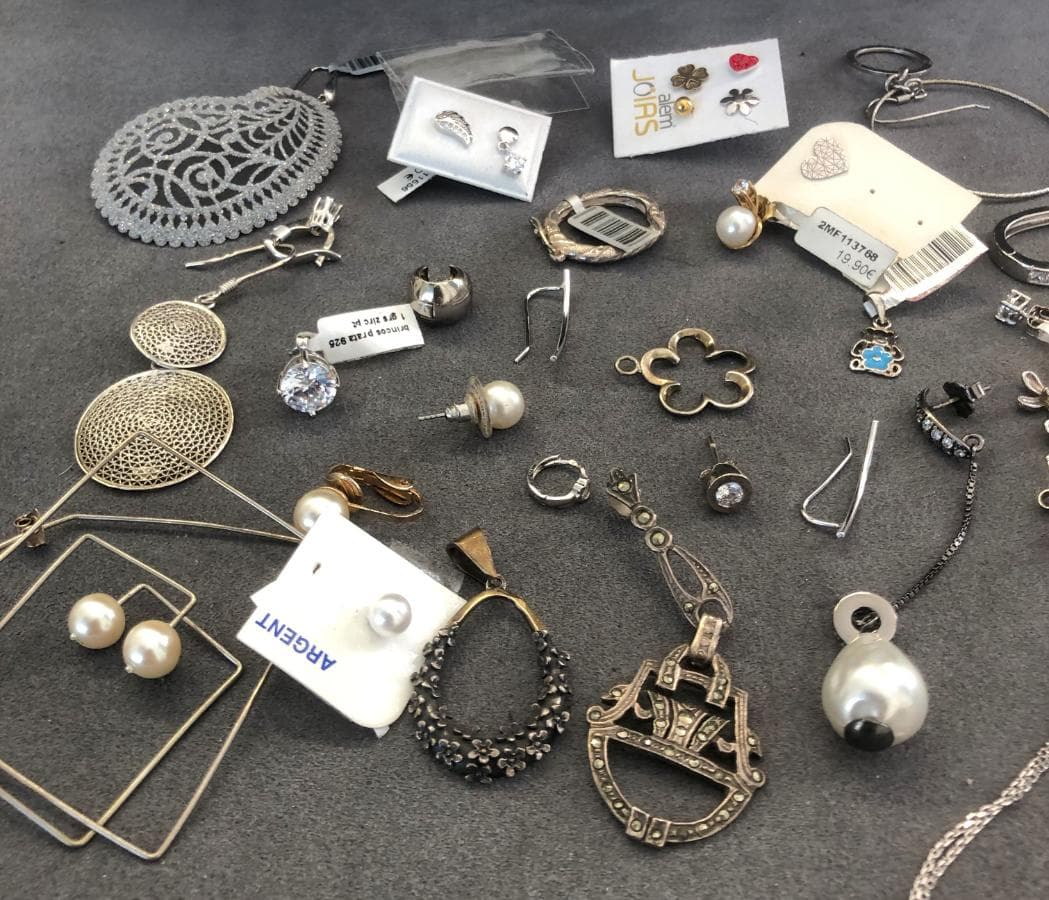 Pendientes de plata y otros materiales — imagen 1
