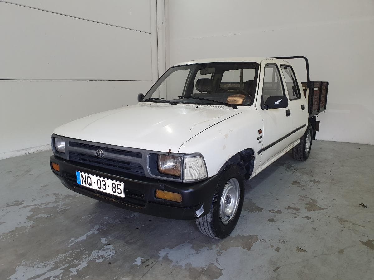 Toyota Hilux 2.4D · Ano 1990 — image 5