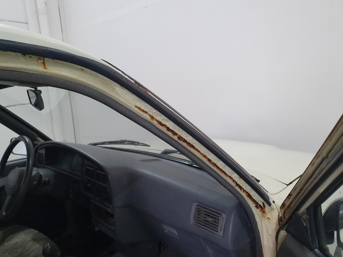 Toyota Hilux 2.4D · Ano 1990 — image 24