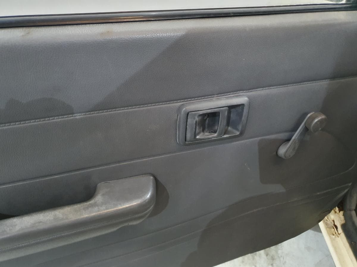 Toyota Hilux 2.4D · Ano 1990 — image 32