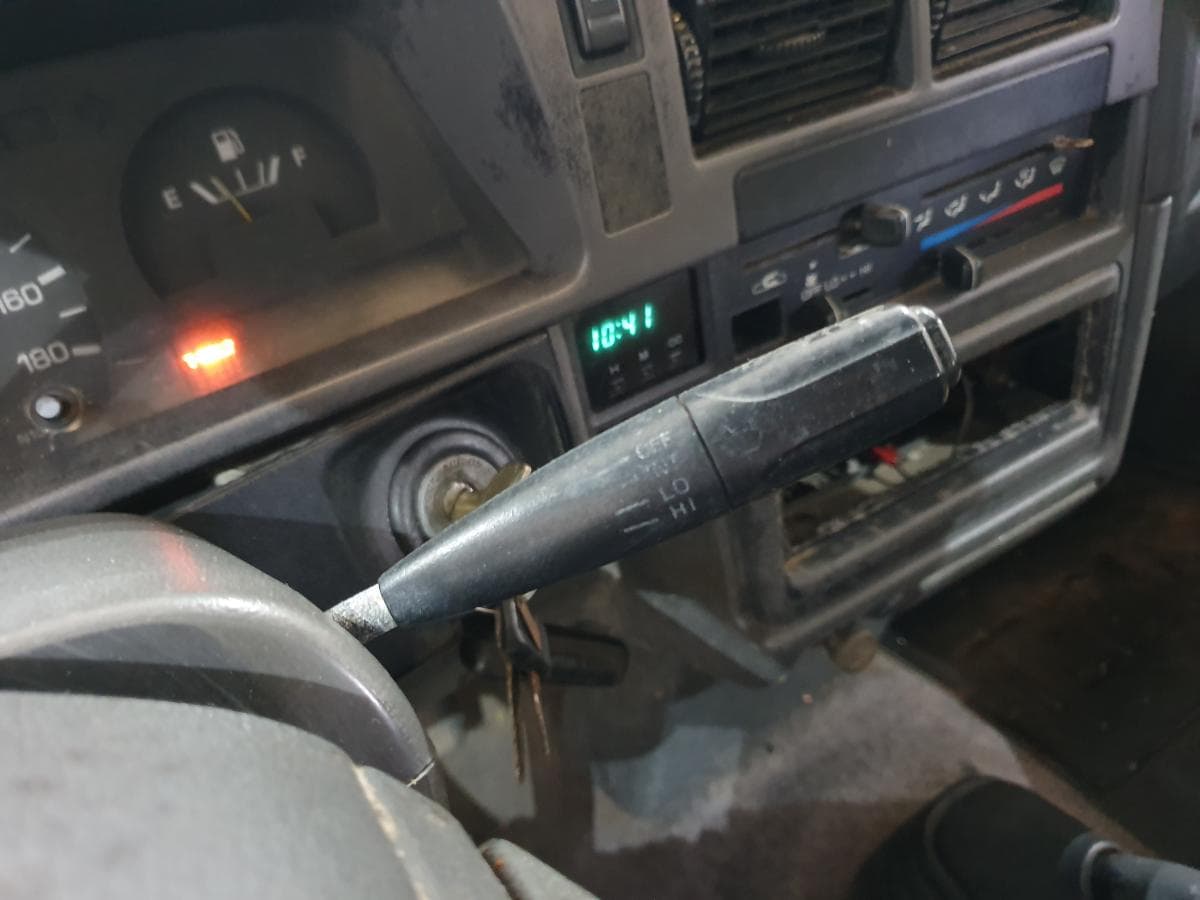 Toyota Hilux 2.4D · Ano 1990 — image 38