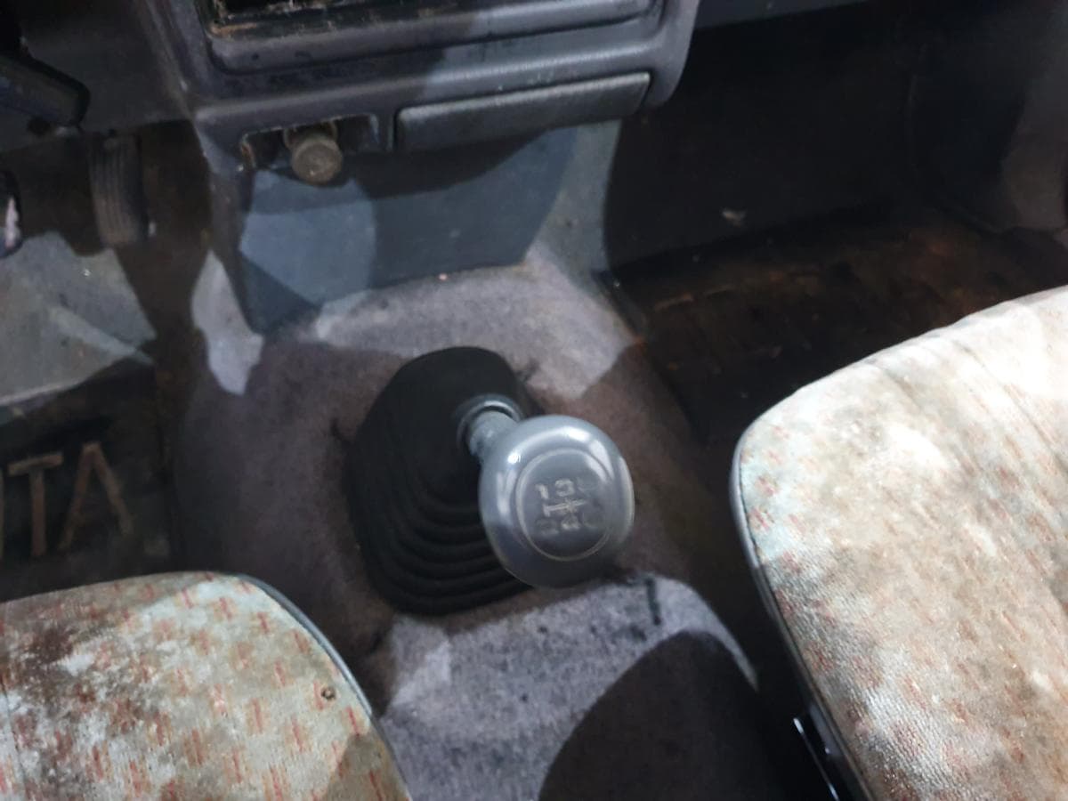 Toyota Hilux 2.4D · Ano 1990 — image 39