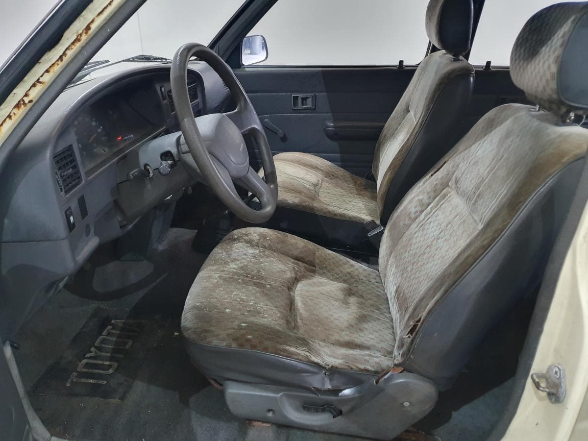 Toyota Hilux 2.4D · Ano 1990 — image 41