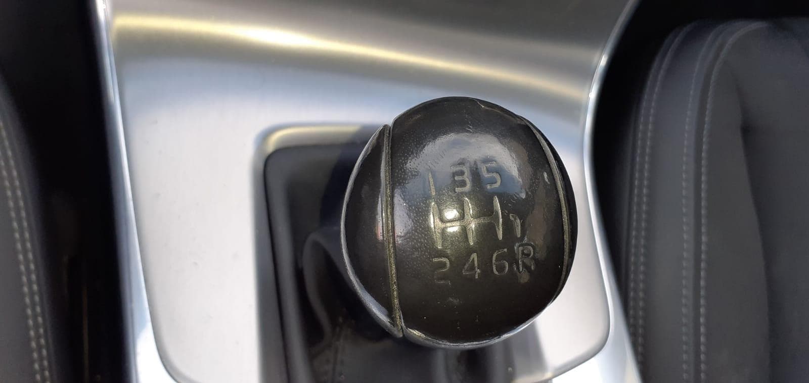 Volvo V60 2.0 · Ano 2014 — image 17