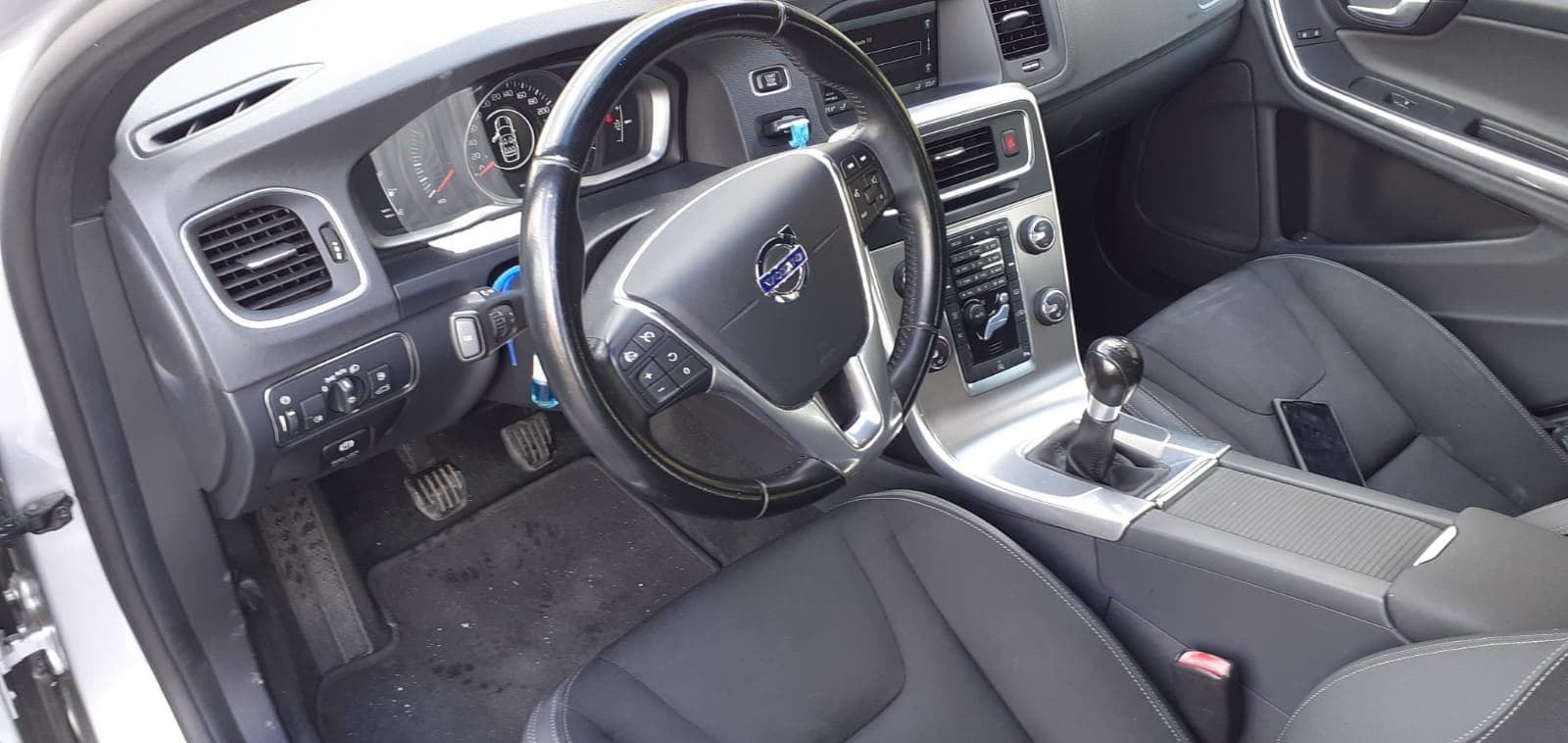 Volvo V60 2.0 · Ano 2014 — image 16
