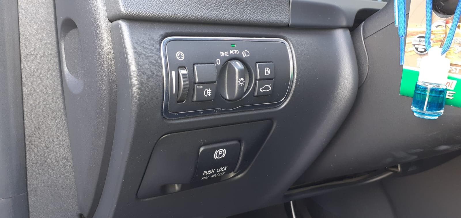 Volvo V60 2.0 · Ano 2014 — image 27