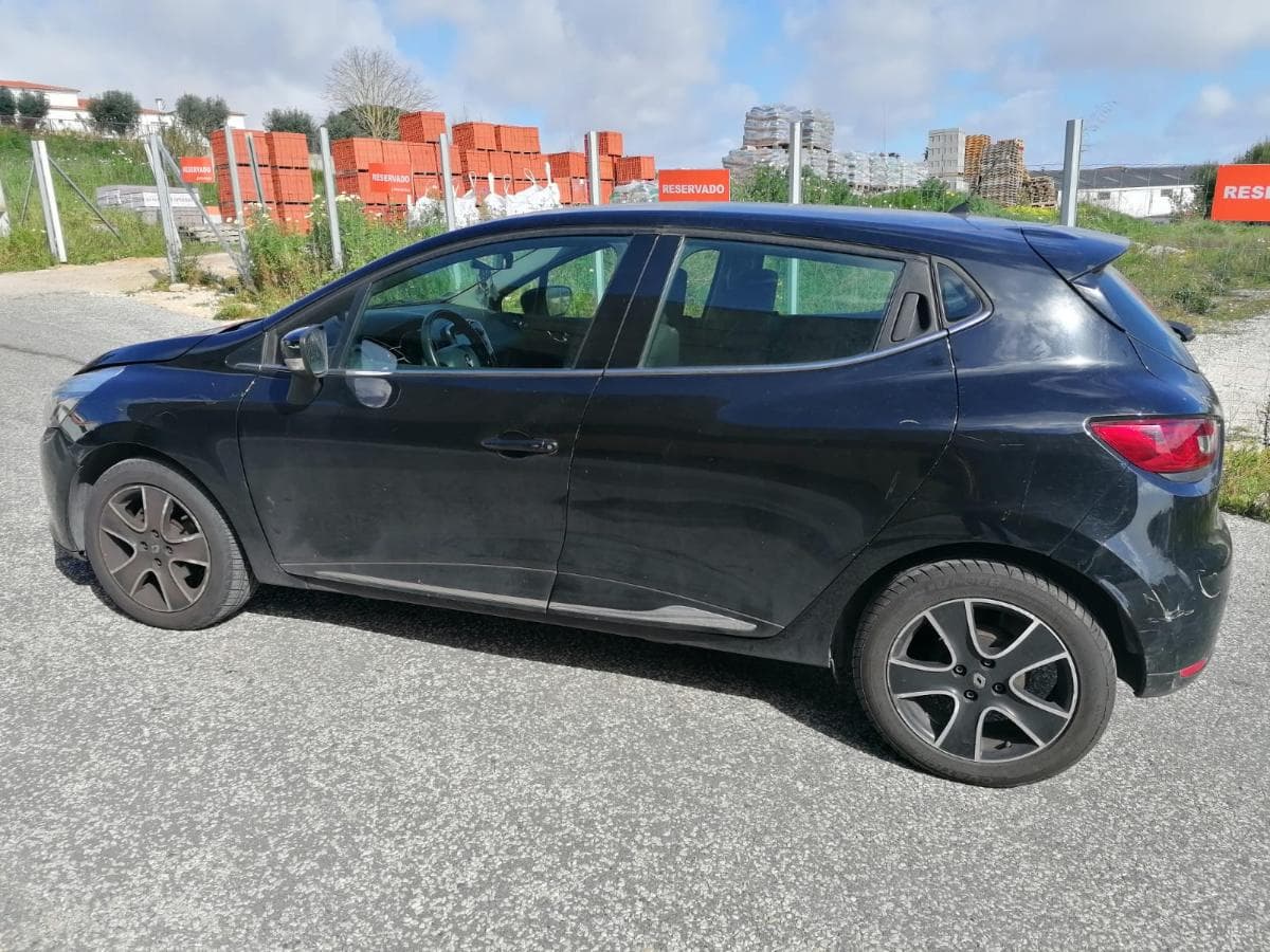 Renault Clio 1.5 DCI · Año 2014 — imagen 7