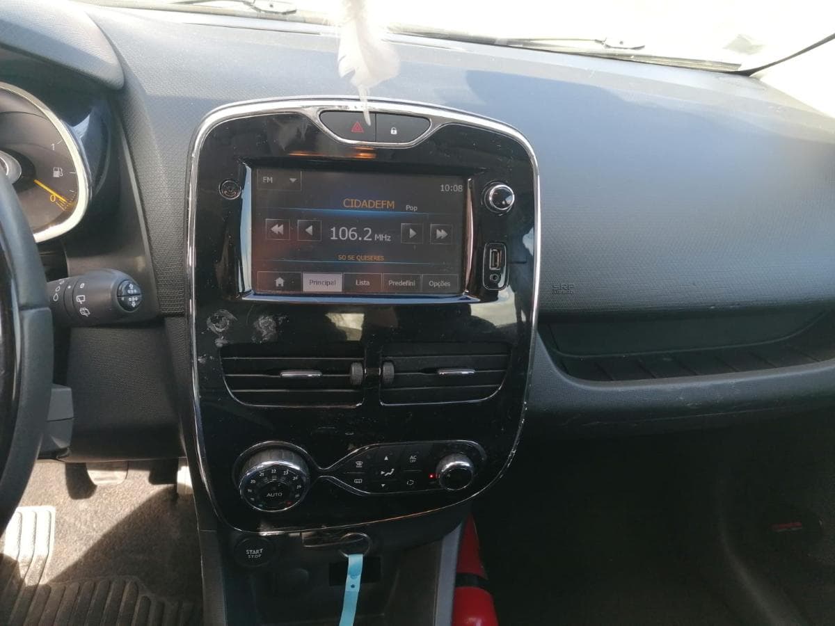 Renault Clio 1.5 DCI · Año 2014 — imagen 17