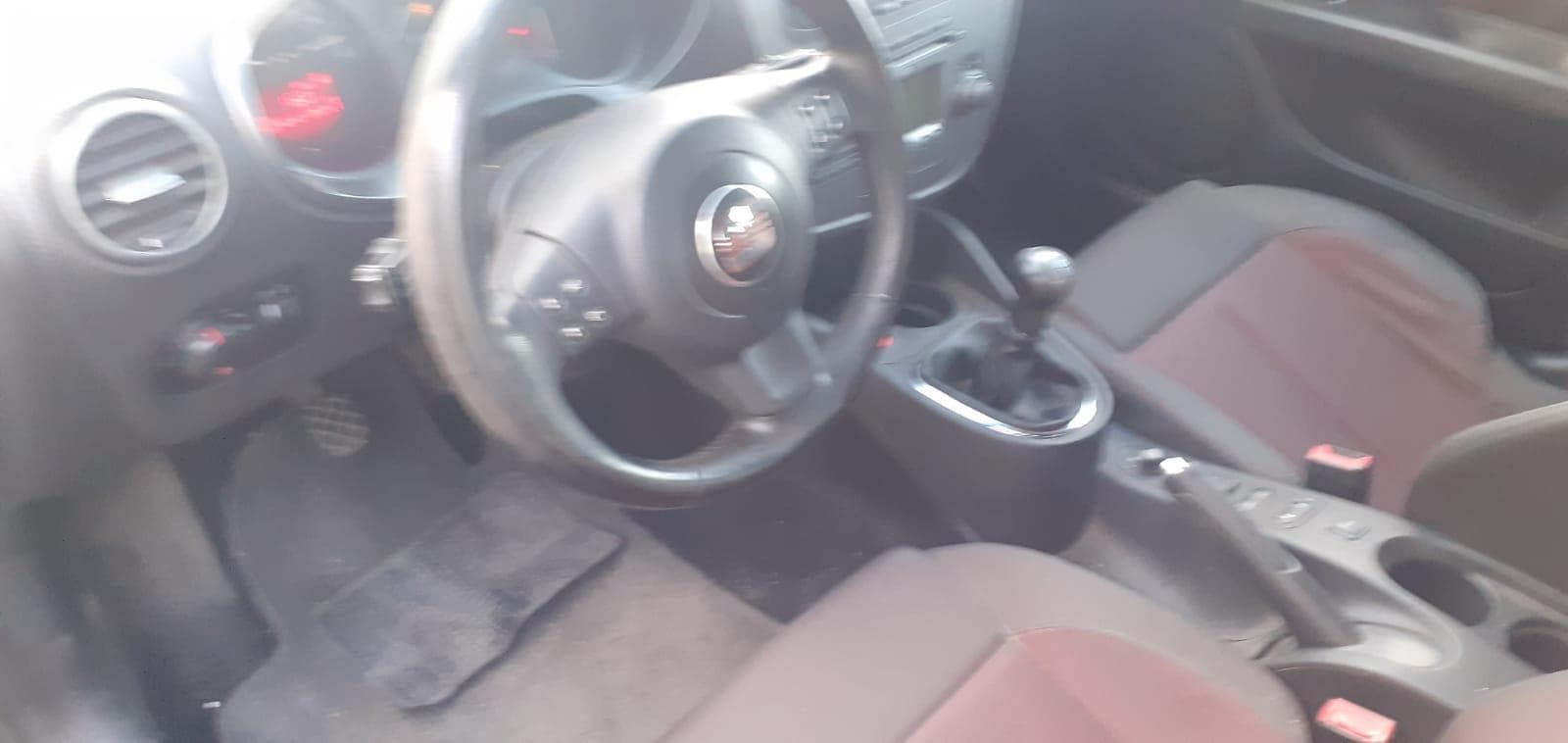Seat Leon 2.0 TDI · Ano 2007 — image 11