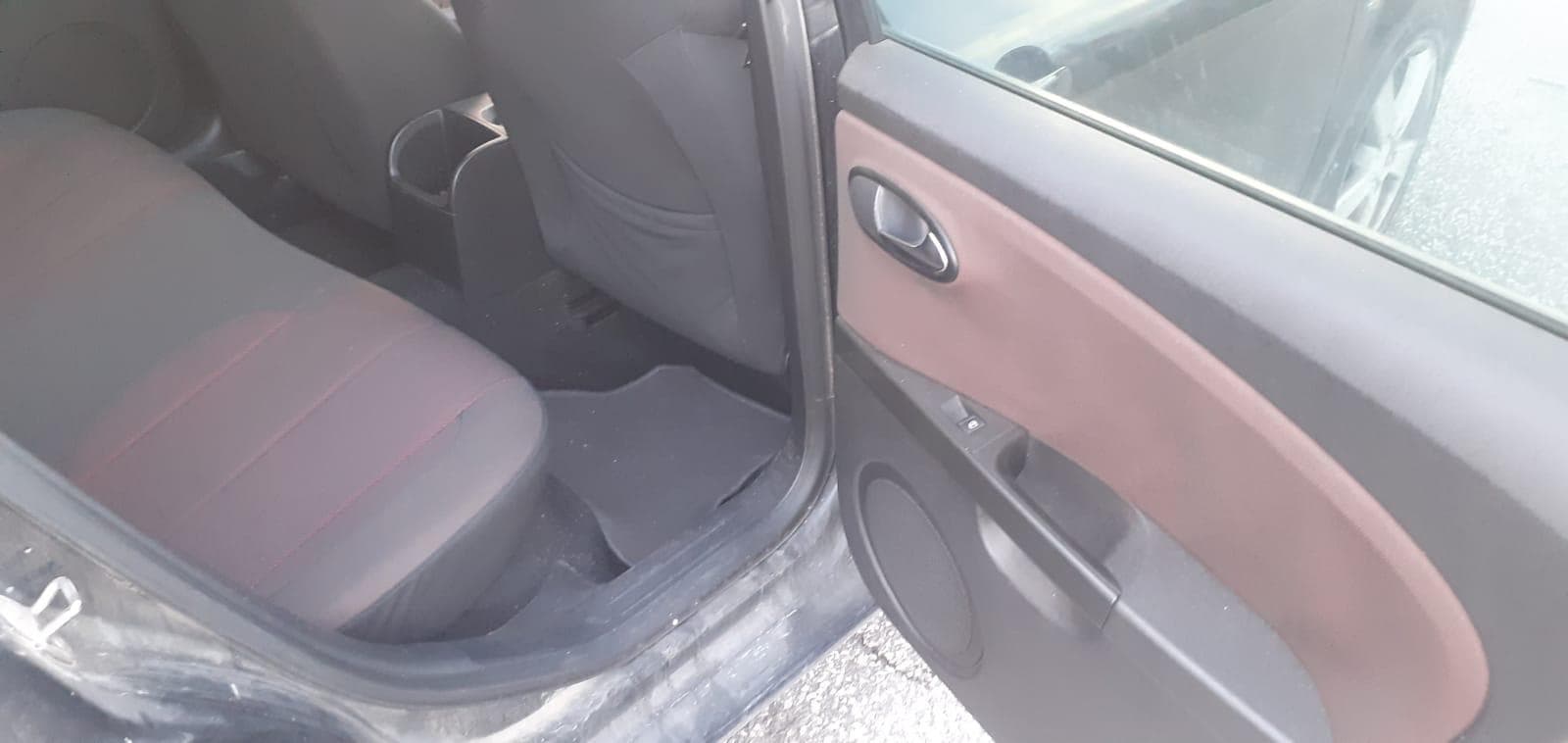 Seat Leon 2.0 TDI · Ano 2007 — image 17