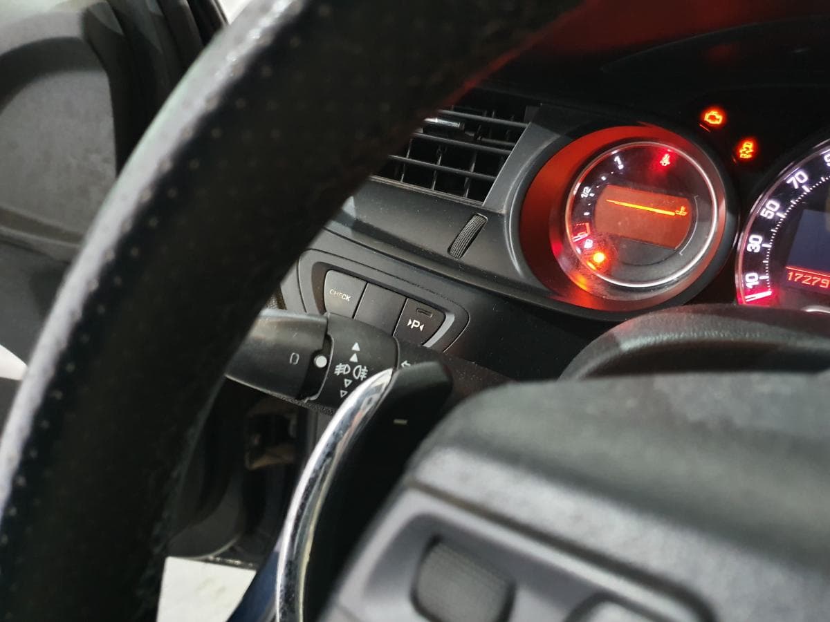 Citroën C5 1.6 HDI · Ano 2012 — imagen 46