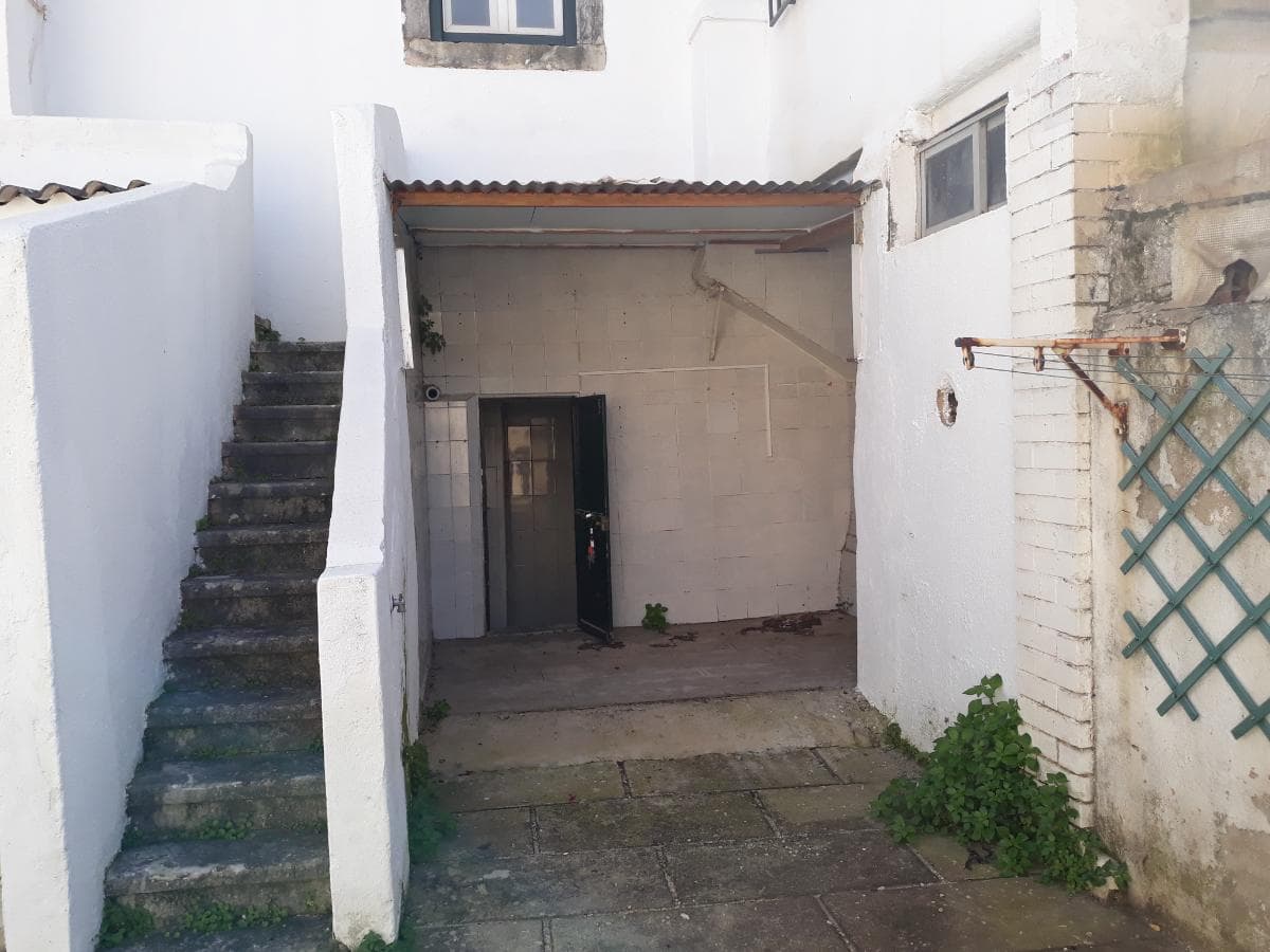 Edifício 3 Pisos c/ Logradouro · Estrela, Lisboa — image 36