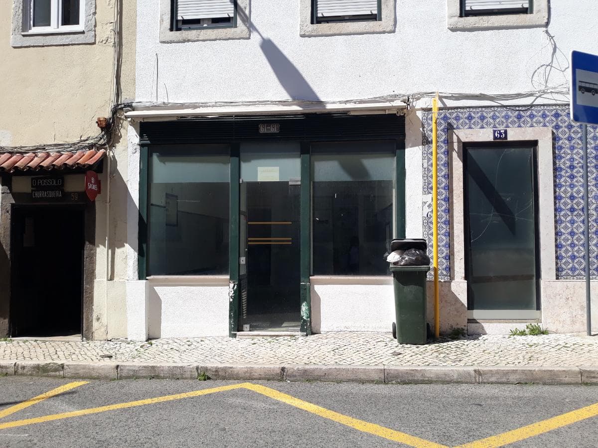 Edifício 3 Pisos c/ Logradouro · Estrela, Lisboa — image 38
