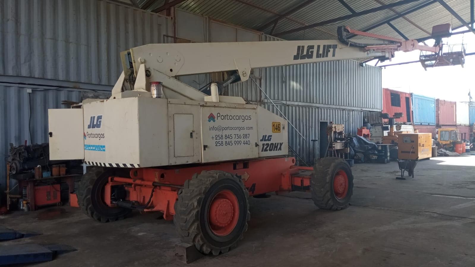 Plataforma Elevatória  JLG LIFT