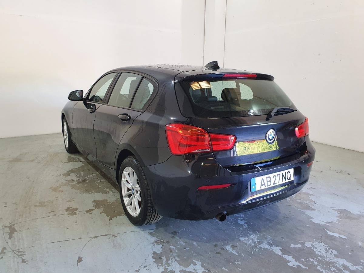 BMW 116D · Ano 2015 — imagem 4