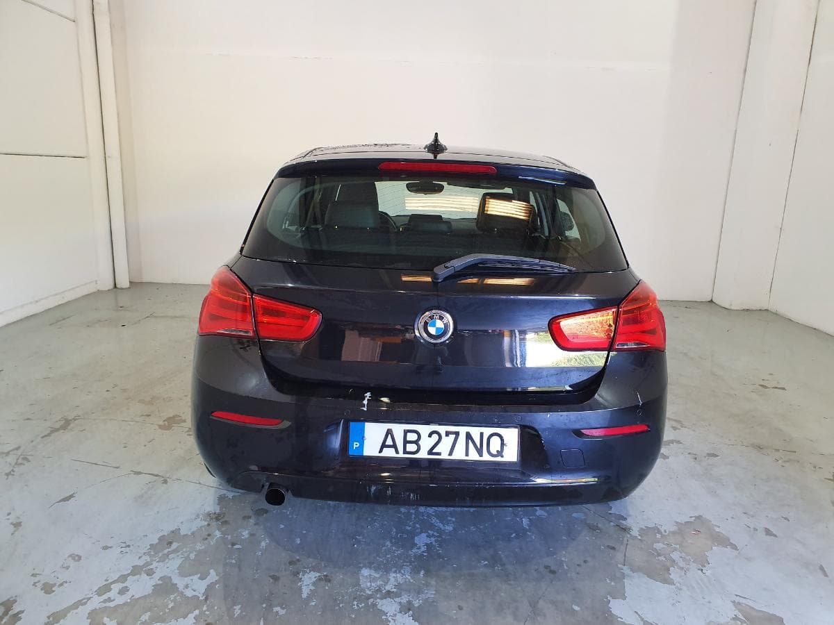 BMW 116D · Ano 2015 — imagem 7