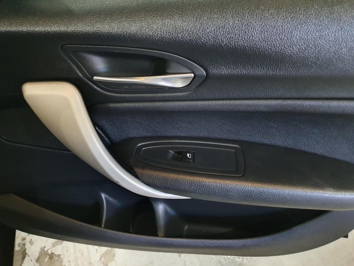 BMW 116D · Ano 2015 — imagem 23