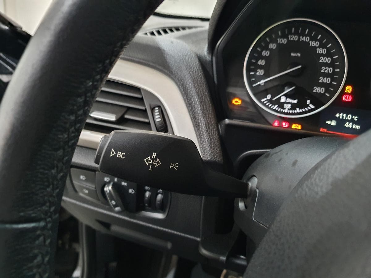BMW 116D · Ano 2015 — imagem 38