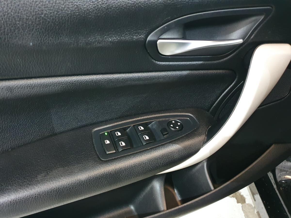 BMW 116D · Ano 2015 — imagem 43