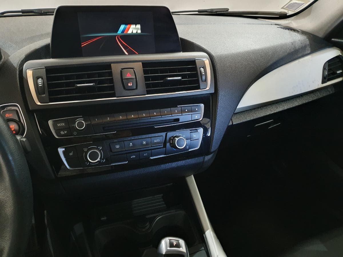 BMW 116D · Ano 2015 — imagem 41