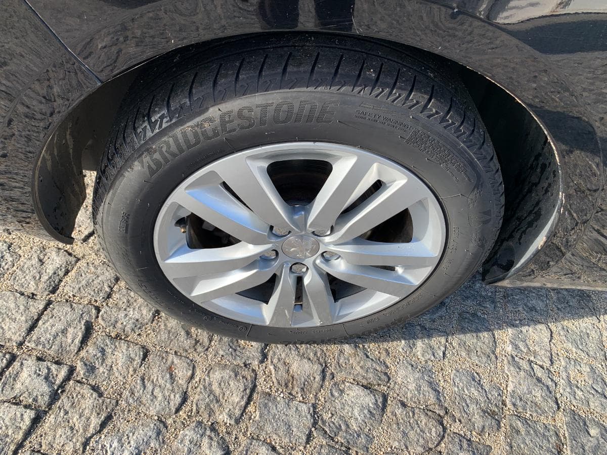 Peugeot 308 1.6 BlueHDI · Año 2015 — imagen 19