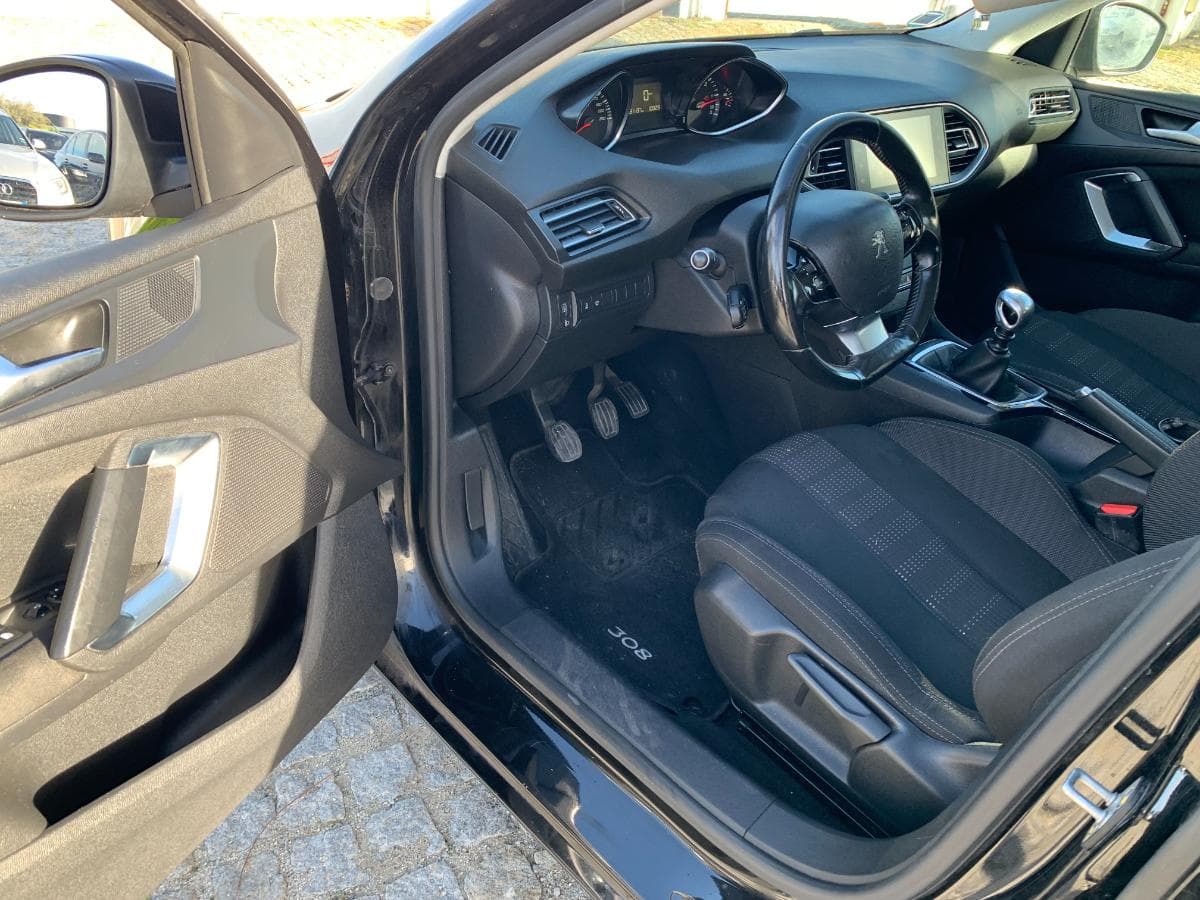 Peugeot 308 1.6 BlueHDI · Año 2015 — imagen 23