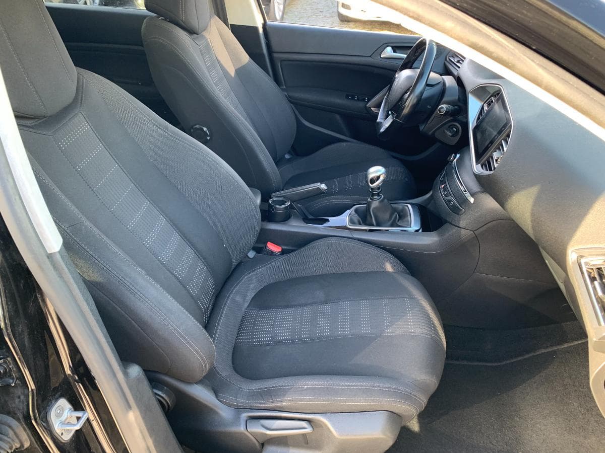 Peugeot 308 1.6 BlueHDI · Año 2015 — imagen 31