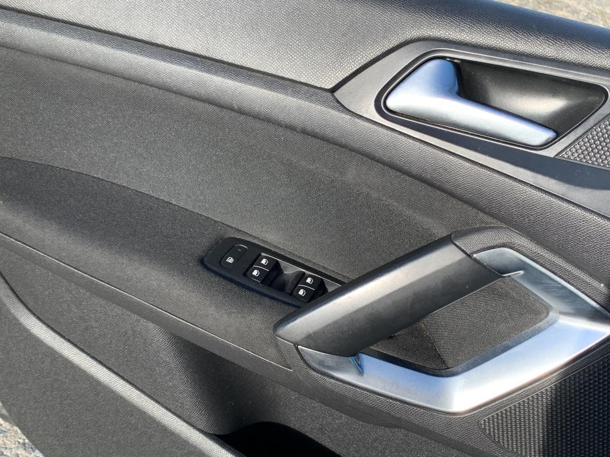 Peugeot 308 1.6 BlueHDI · Año 2015 — imagen 39